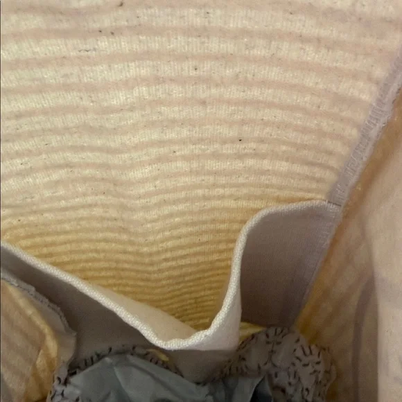 NWT-BEADED (one side) Striped Farmer's Market Tote Bag with Strawberry Design - Picture 12 of 14